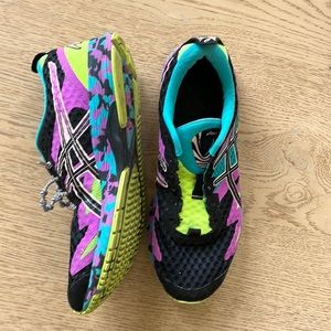 ASICS size 9.5 or 41.5 eu